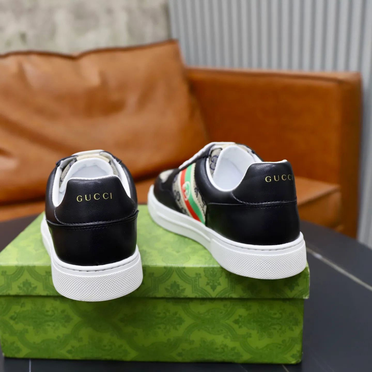 Ex-factory price: 420💰🙅‍♂️🙅‍♂️🙅‍♂️ Brand: Gucci GUCCi Standard code: 38-44 (45 customized) Grade: Same as the official website Material: Original leather splicing, comfortable and breathable sheepskin lining, original wear-resistant outsole Style category: Men's fashionable casual shoes, running, sports shoes, noble luxury brand elements, top luxury Color: actual picture color
